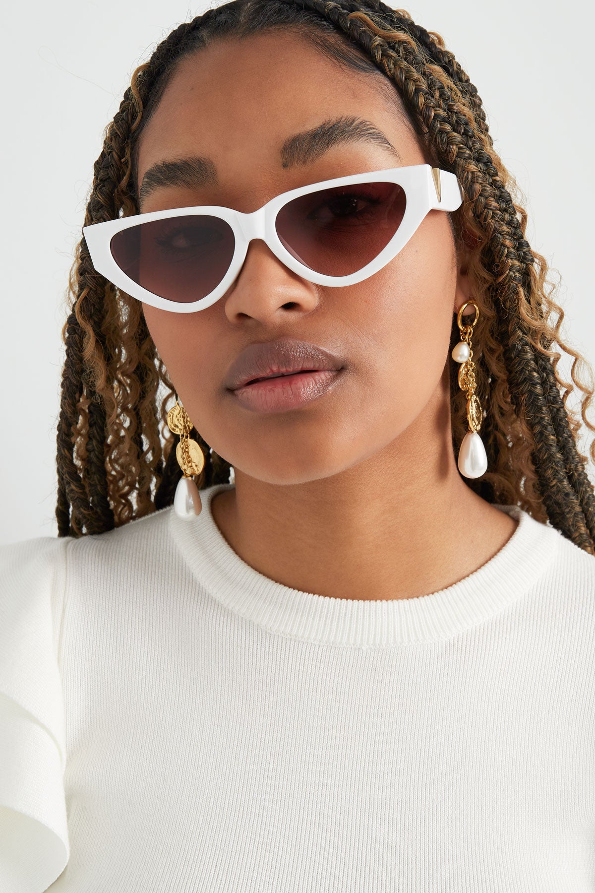 V statement sunglasses