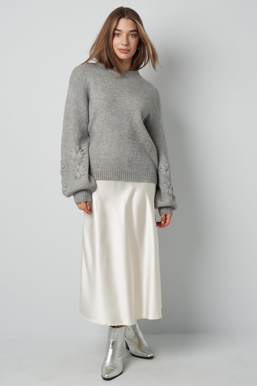 Lovely floral touch sweater - gray