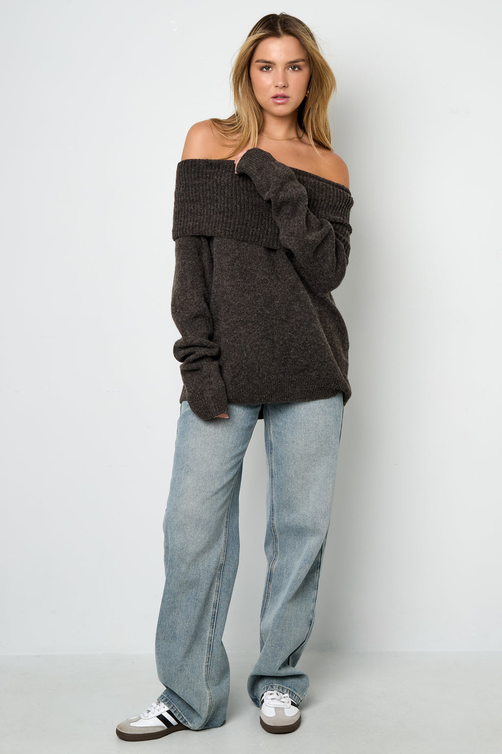 Off the shoulder basic sweater